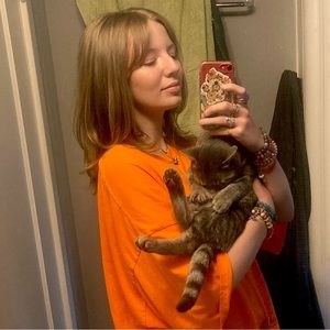 Meet your Posher, Anika